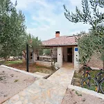 Holiday home Lovely In Prosika With Wifi Banjevacki Stanovi