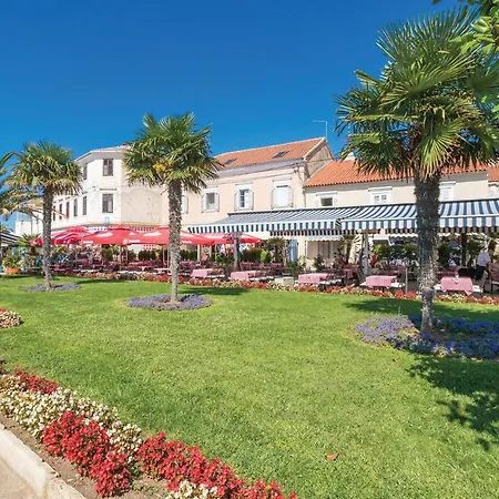 Vikendica Awesome In Prosika With Wifi