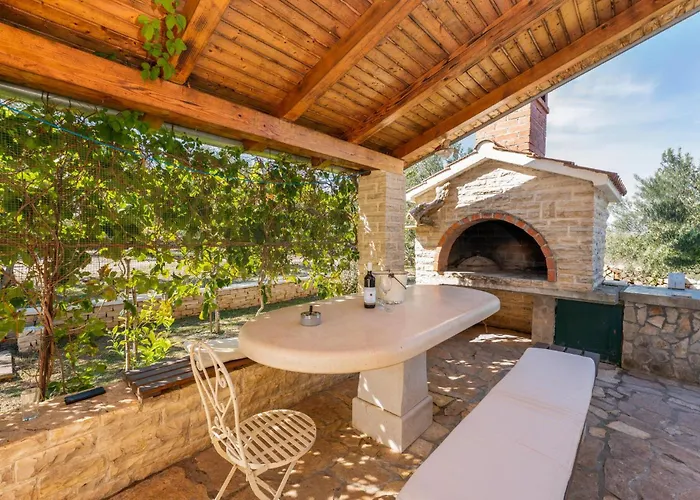 بيت للعطل Awesome In Prosika With Wifi *