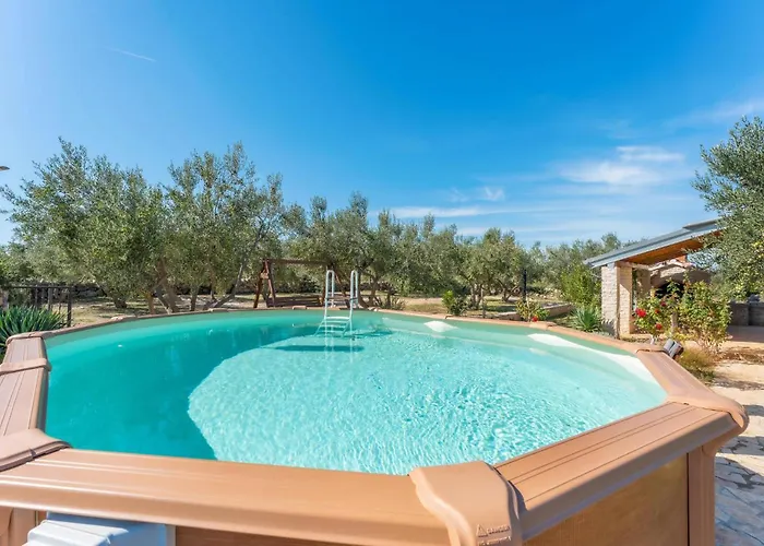 Awesome In Prosika With Wifi بيت للعطل *