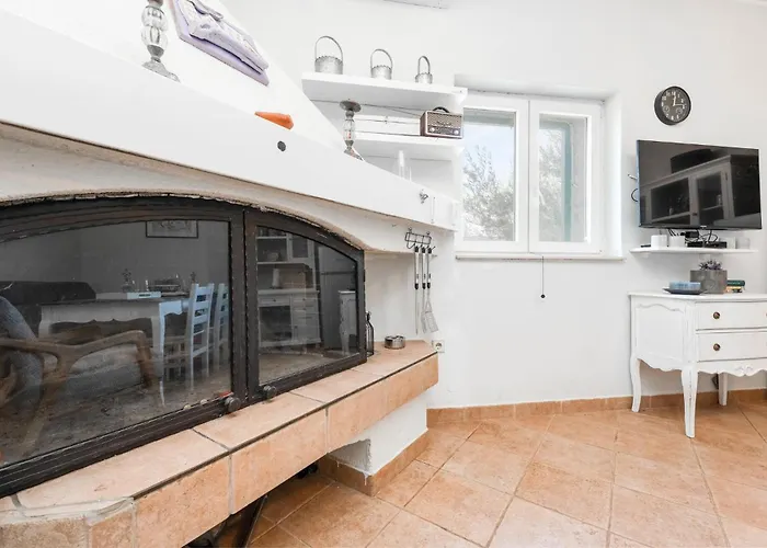 Awesome In Prosika With Wifi بيت للعطل